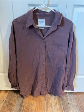 Abercrombie & Fitch Button-Down Oversized Shirt - Women’s Medium